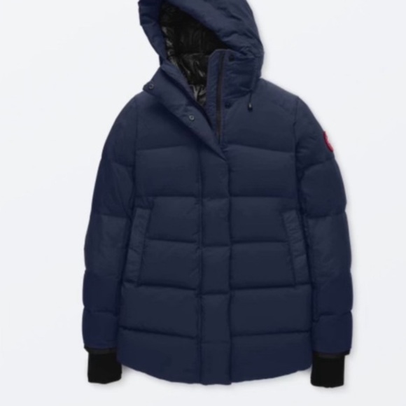 Canada Goose Women's Alliston
Hooded Puffer Jacket (Packable), Small - Picture 13 of 15